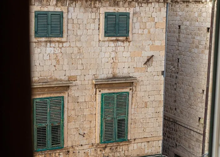 Velut Boket Apartment *